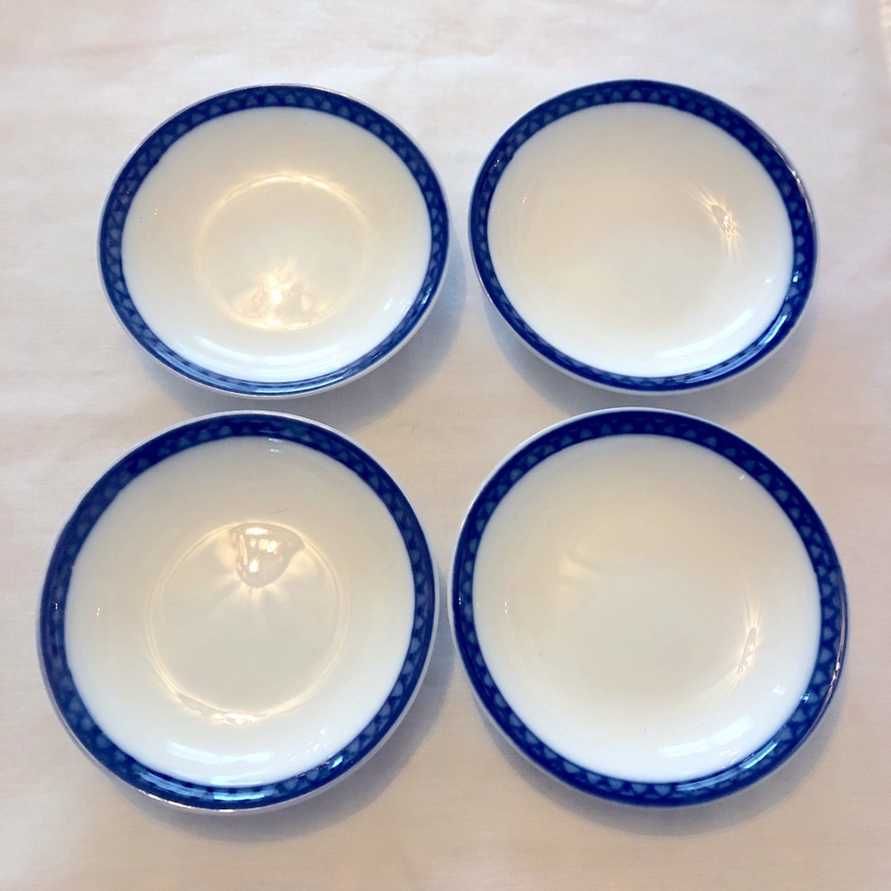 Set of four Williams and Sonoma bowls blue and white